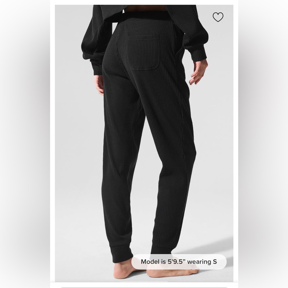 NWT! ALO Yoga Muse Sweatpant - black - Picture 3 of 8